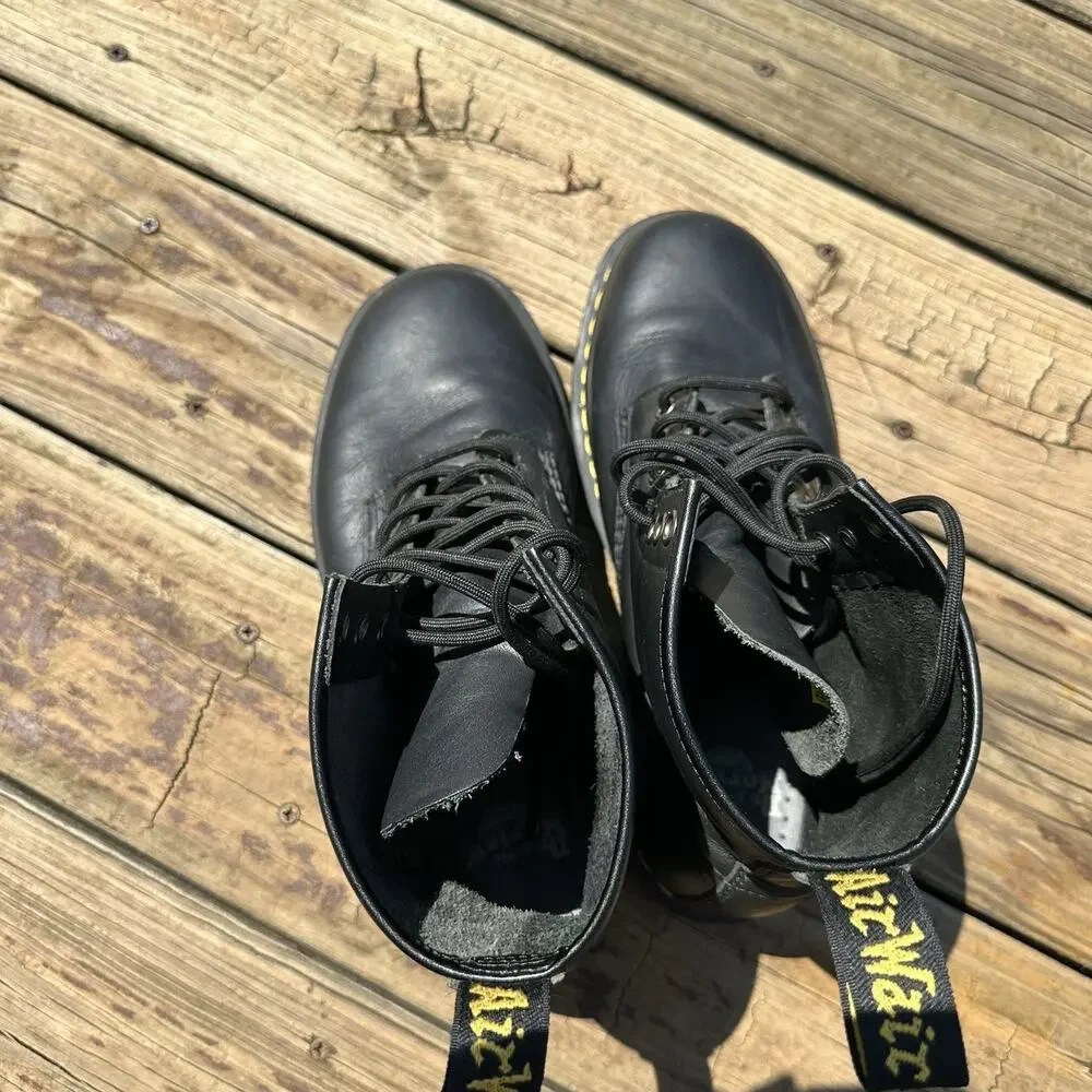 Dr Martens 1460 8-Eyelet Boots Black Mens US Size 9 EU 42 Combat Boot Lace Up